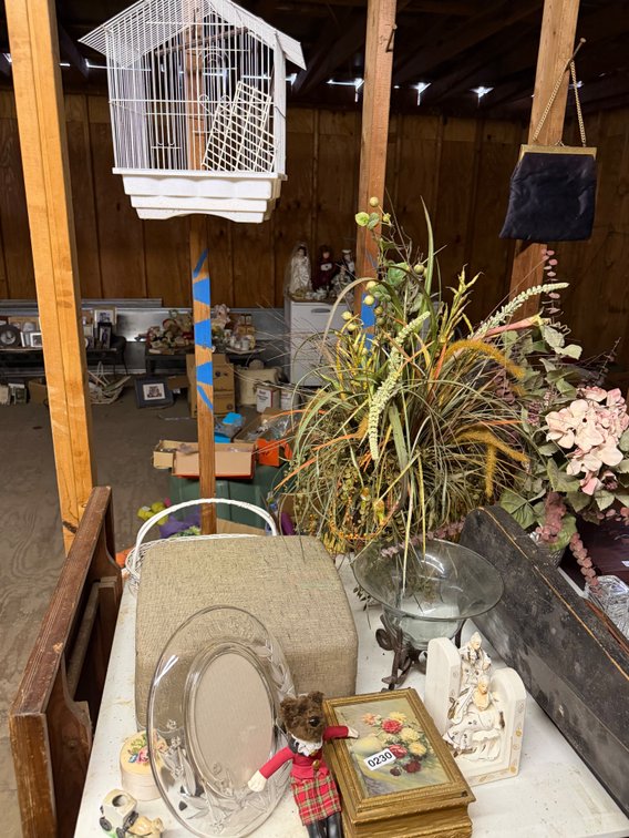 ARRANGEMENTS, TYPEWRITER, FIGURINES, DECOR, BIRD CAGE