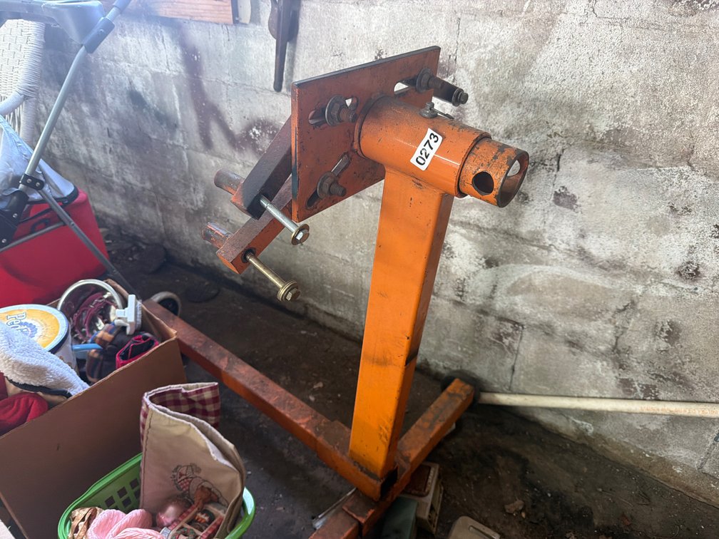 ENGINE STAND