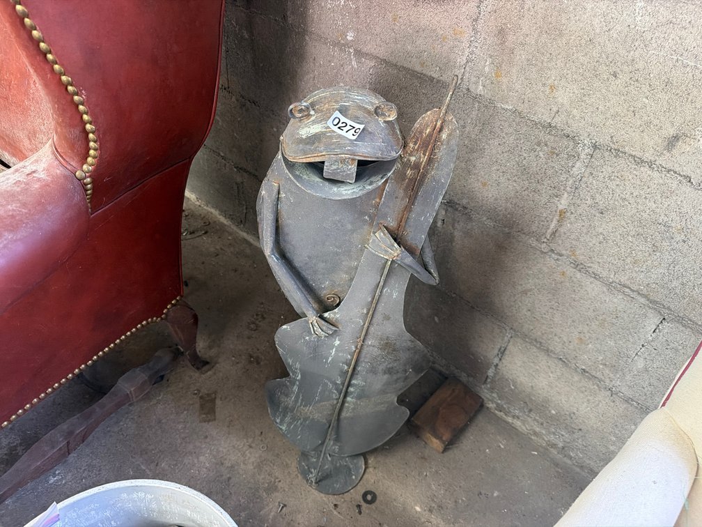METAL MUSICIAN FROG DECOR