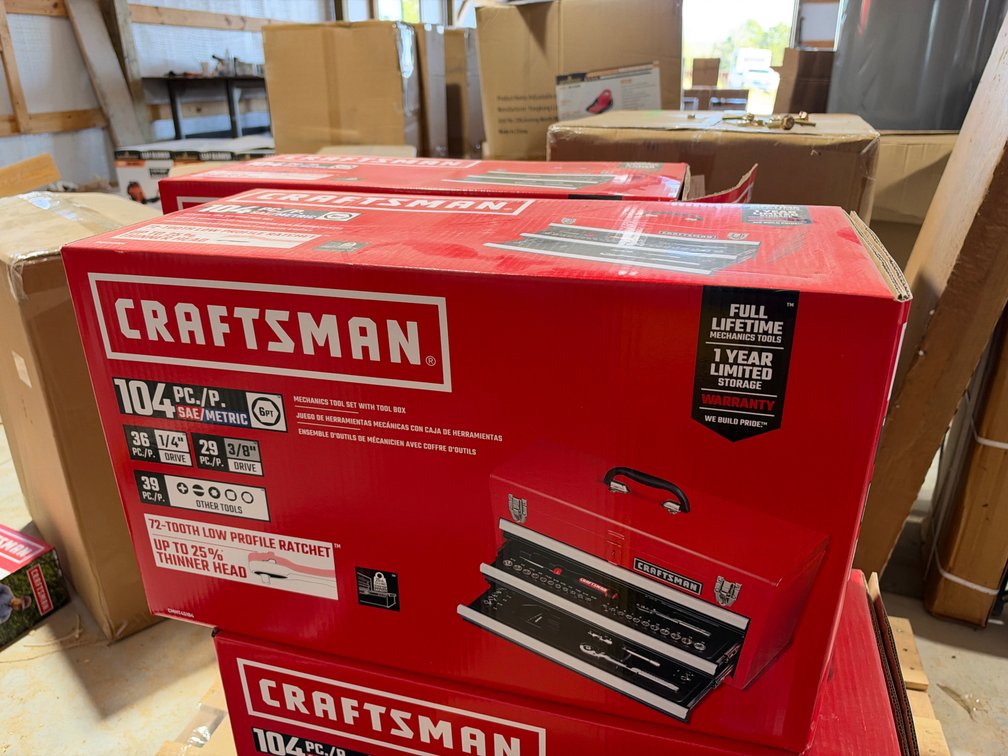 CRAFTSMAN 104PC MECHANICS TOOL SET WITH TOOL BOX