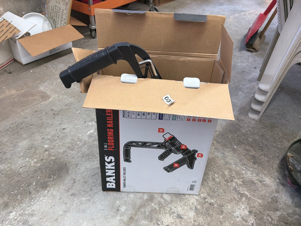 BANKS FLOORING NAILER/STAPLER