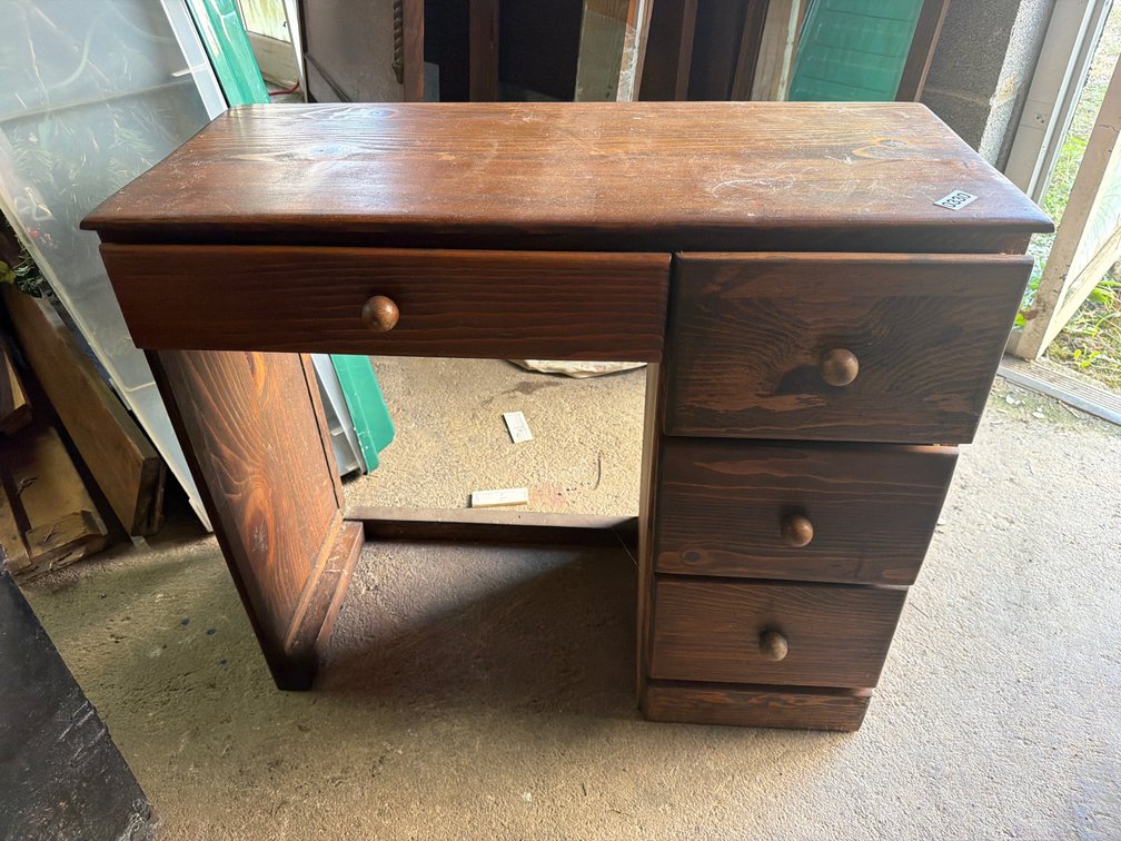 WOODEN DESK