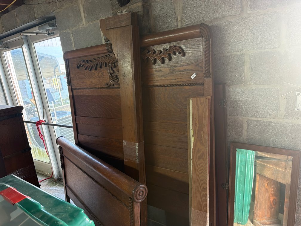 ANTIQUE FULL SIZE BED WITH RAILS