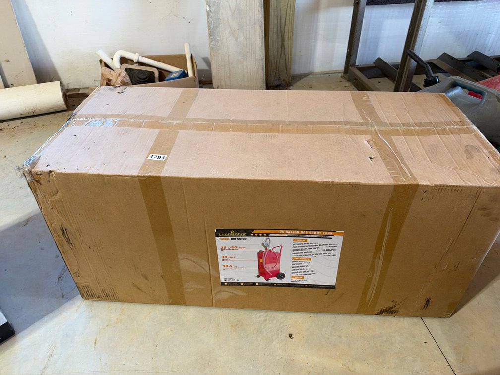 30 GALLON GAS CADDY