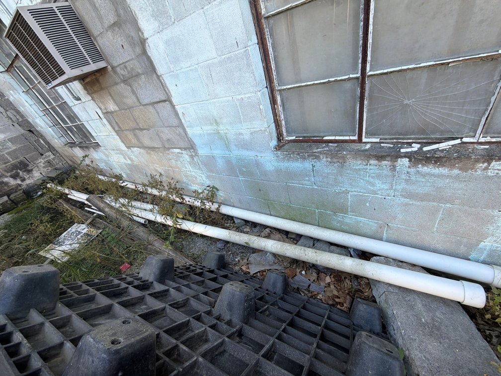 LOT OF PVC PIPE