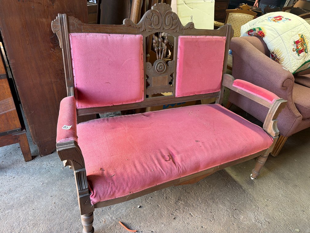ANTIQUE BENCH