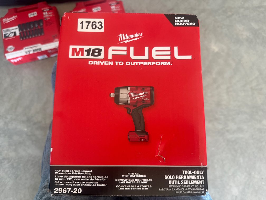 MILWAUKEE 1/2” IMPACT WRENCH