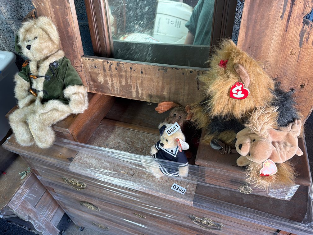 BEANIE BABIES AND BOYDS BEARS