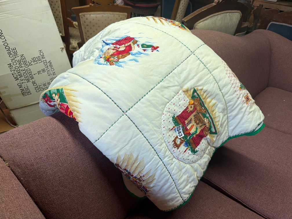 CHRISTMAS QUILT