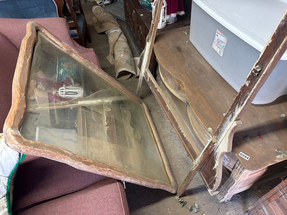 VINTAGE DRESSER WITH MIRROR
