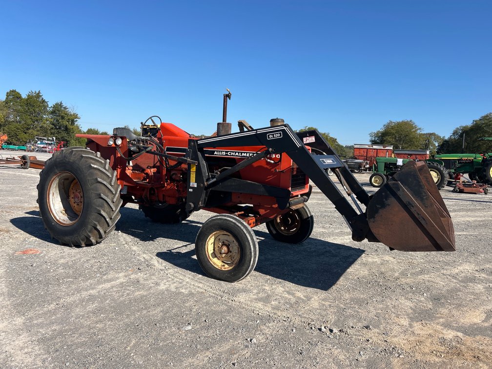 ALLIS CHALMERS 180 TRACTOR WITH LOADER