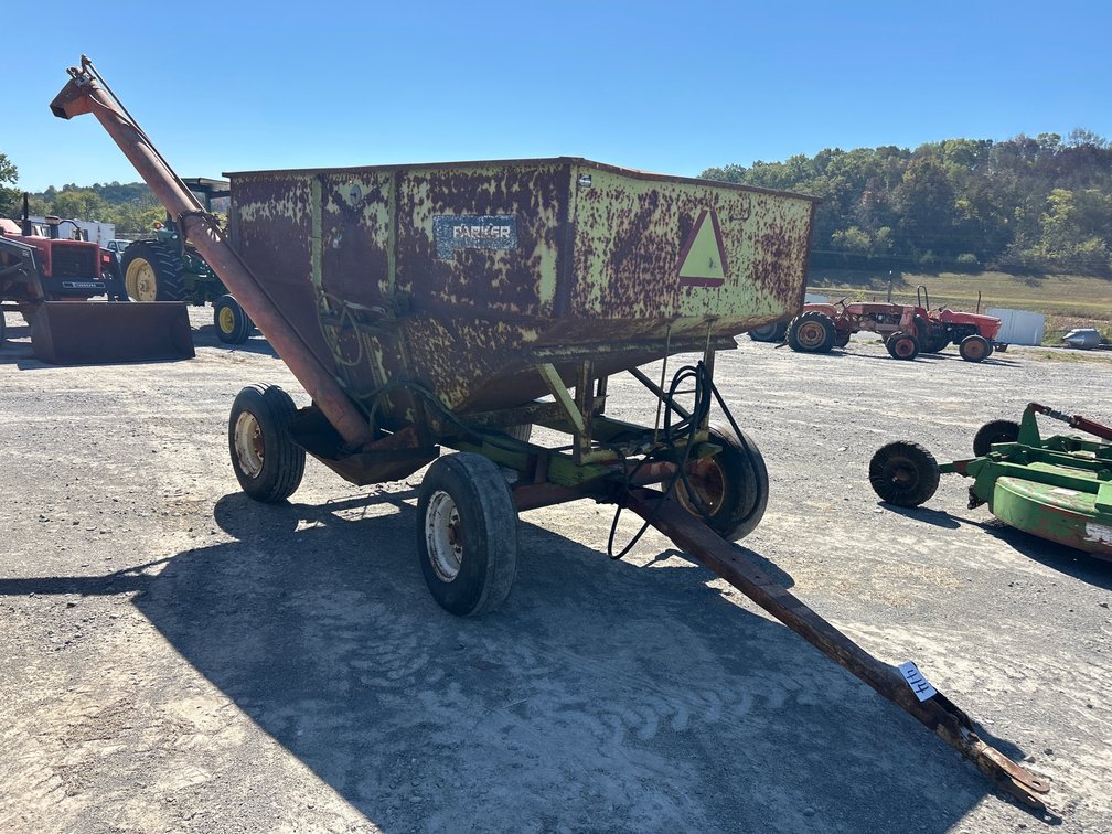 PARKER GRAVITY WAGON WITH AUGER