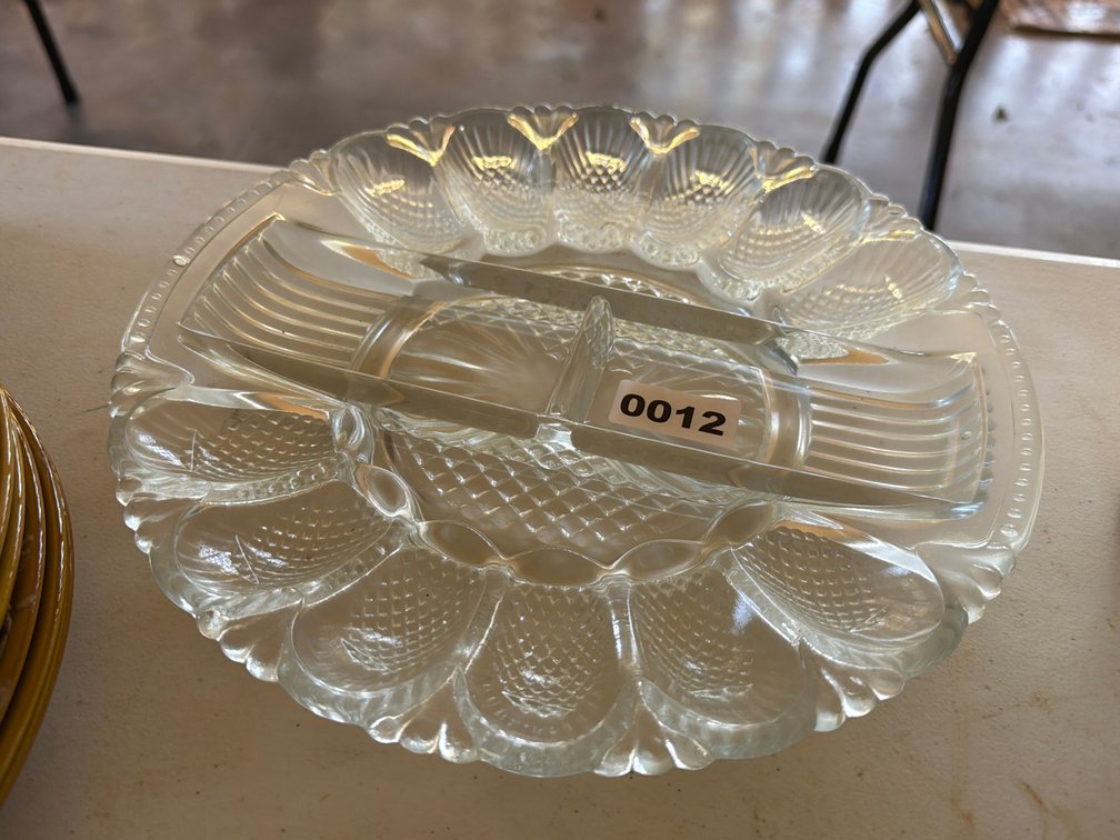 GLASS EGG DISH