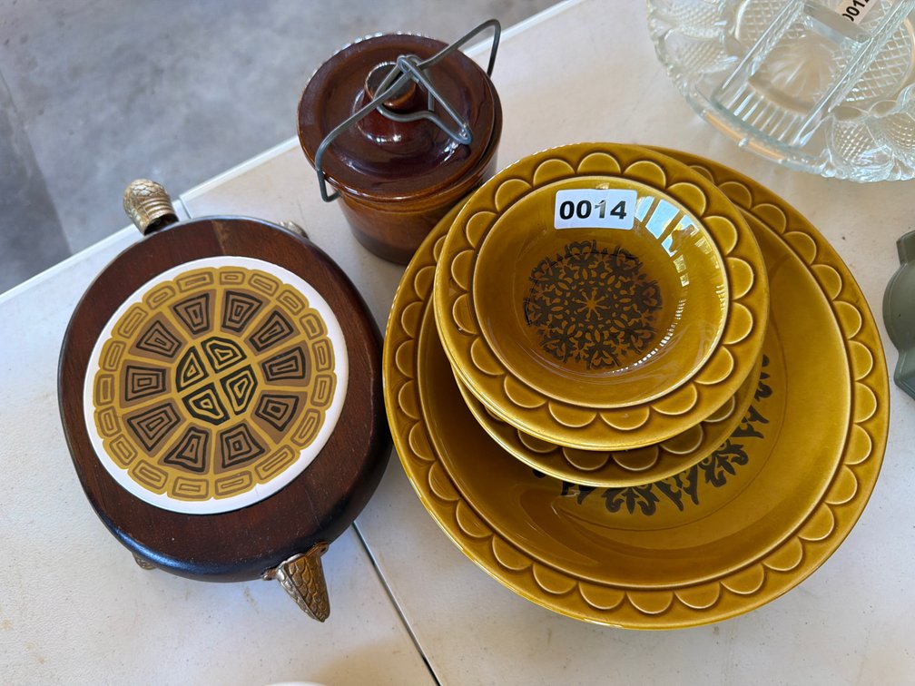 CERAMIC CHEESE CROCK, DECORATIVE PLATES, TURTLE CHEESE BOARD