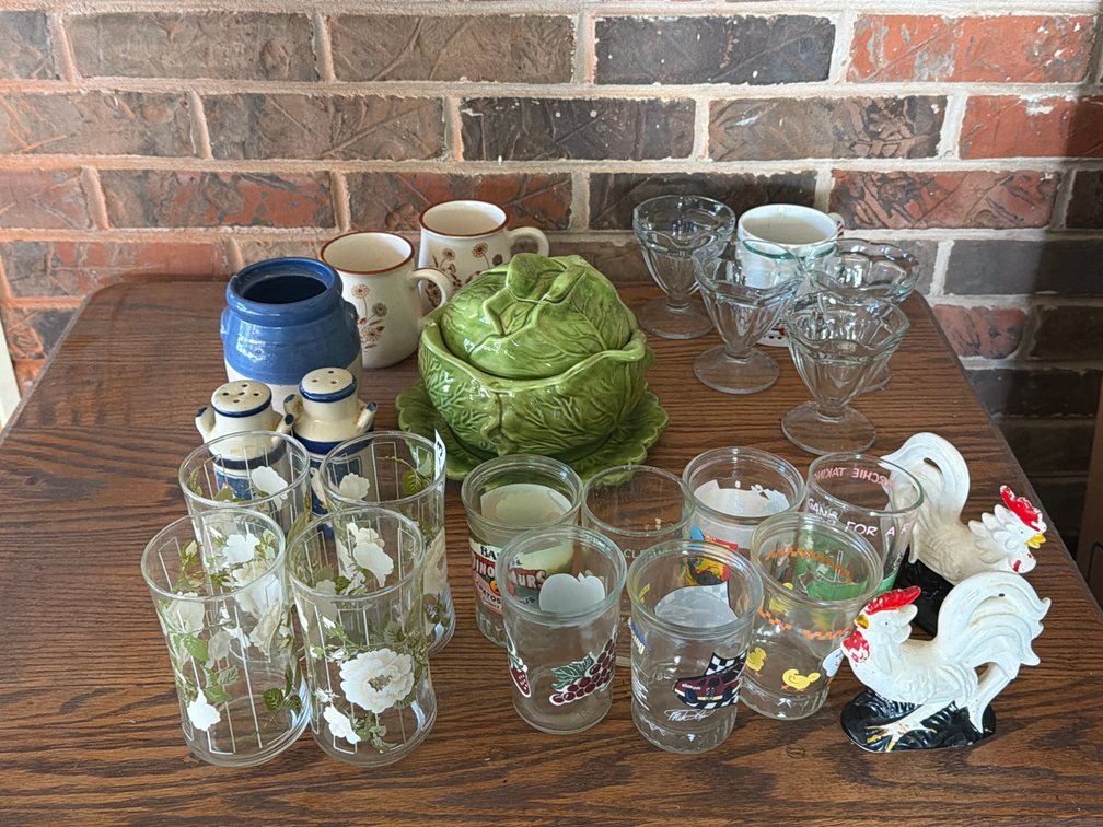 LOT OF VARIOUS MUGS , GLASSES , ETC