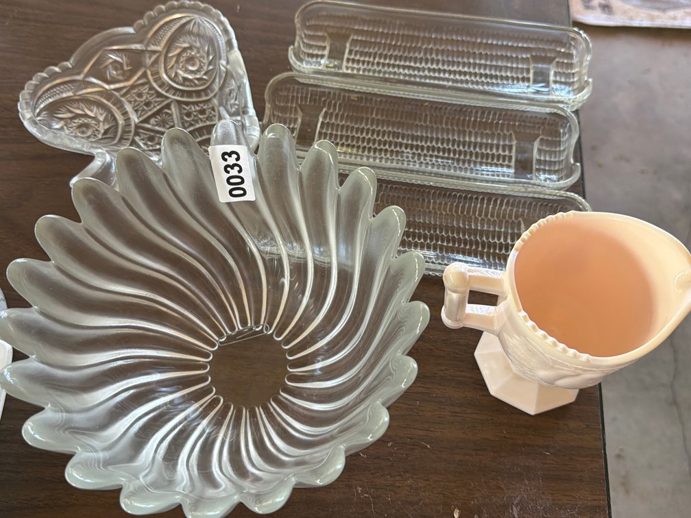 GLASSWARE, PINK CREAMER