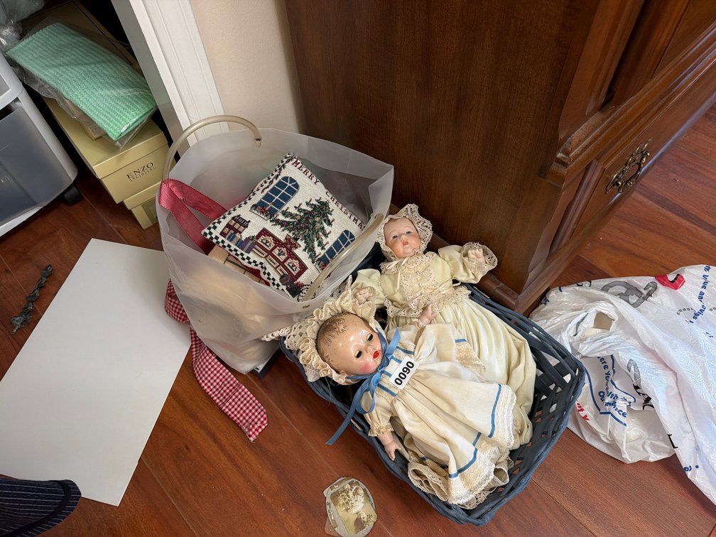 VINTAGE DOLLS AND SMALL PILLOWS