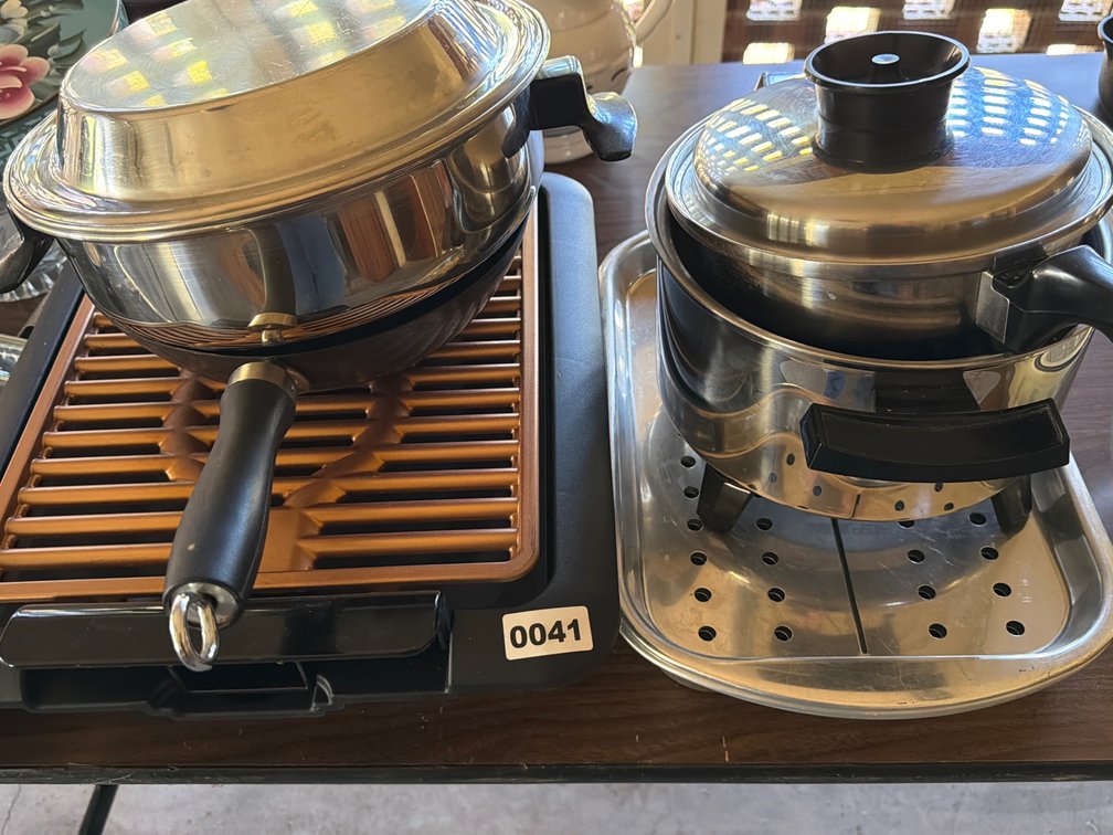 LOT OF COOKWARE