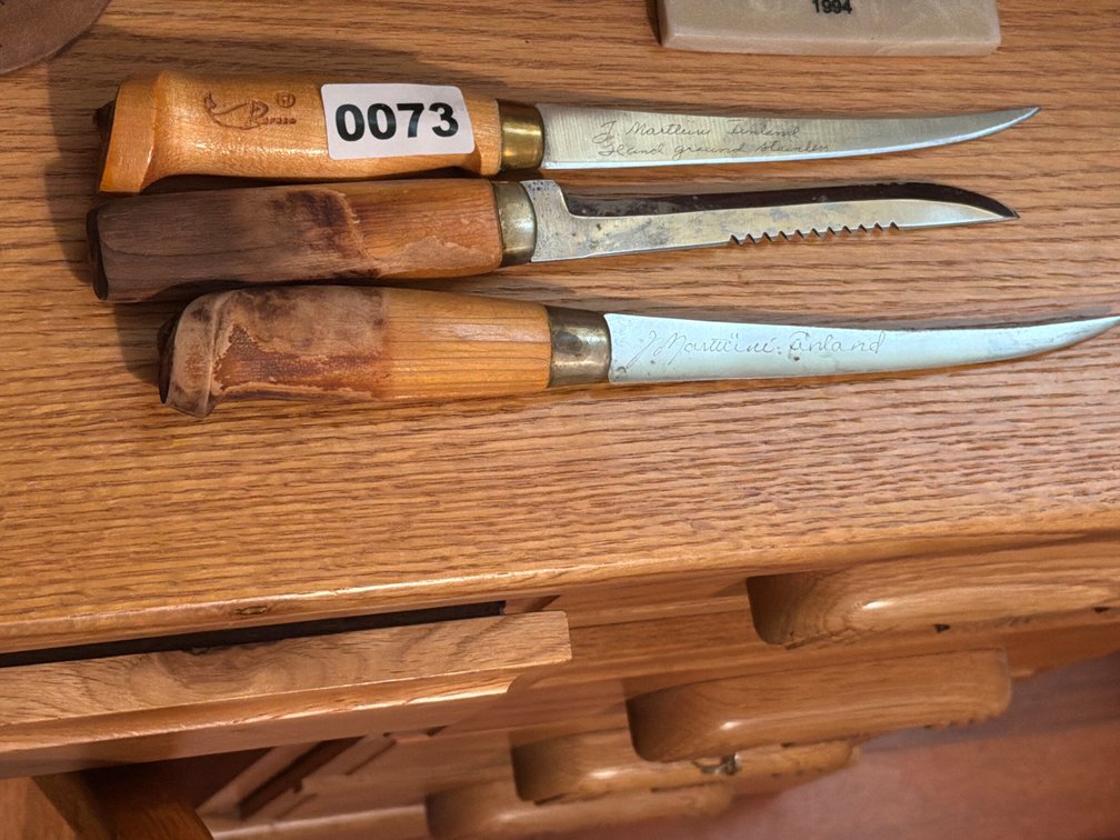 (3) KNIVES