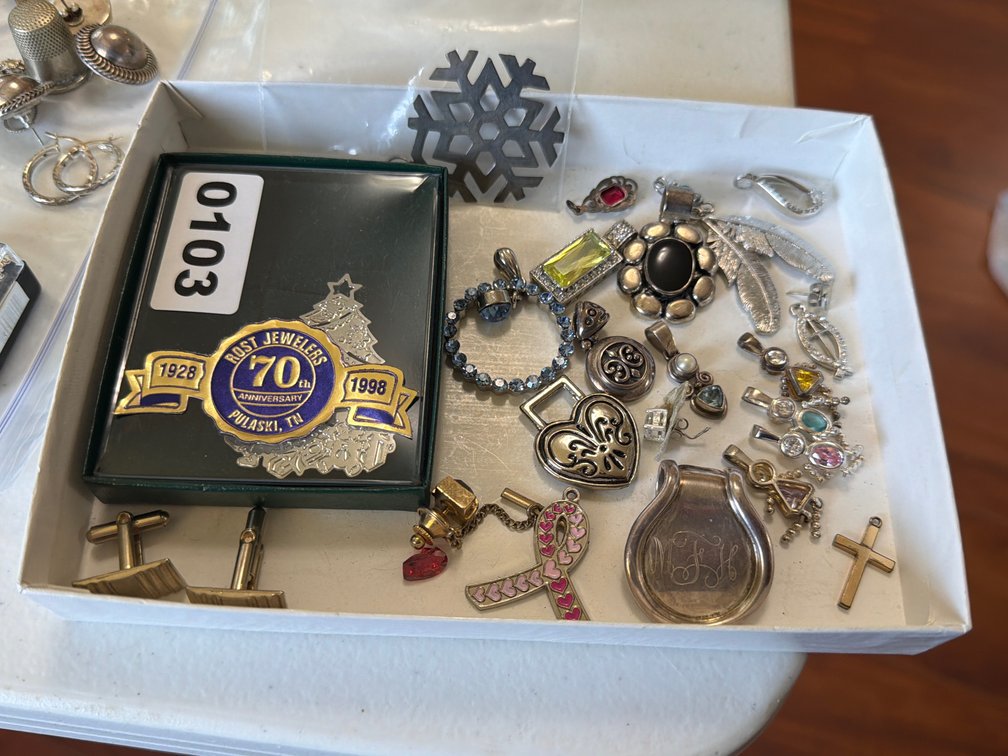 LOT OF PENDANTS