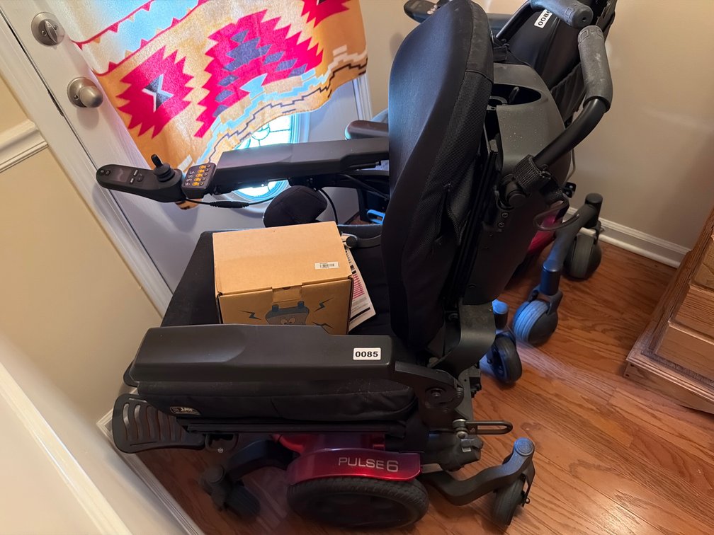 QUICKIE PULSE 6 ELECTRIC POWERED WHEELCHAIR