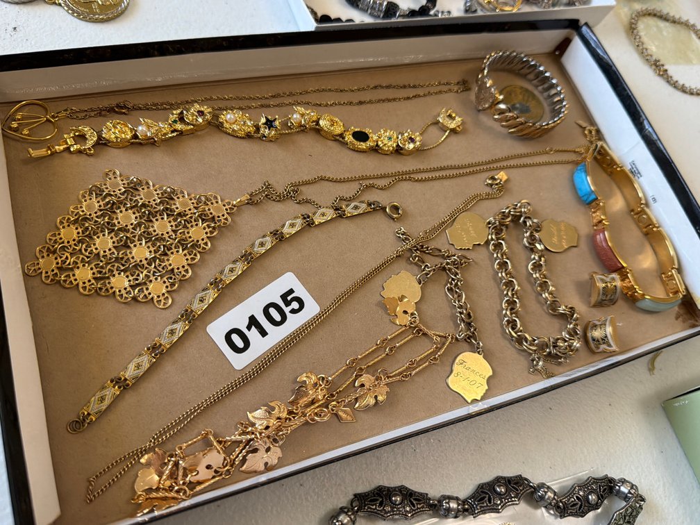 LOT OF GOLD TONE JEWELRY
