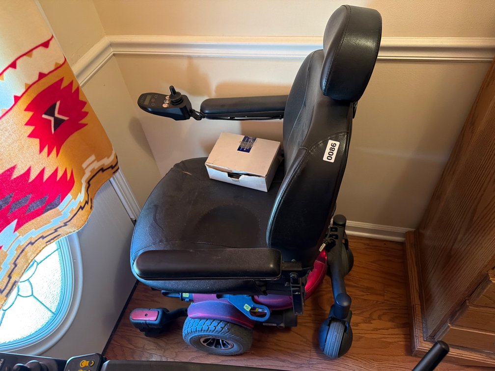 ELECTRIC POWERED WHEELCHAIR