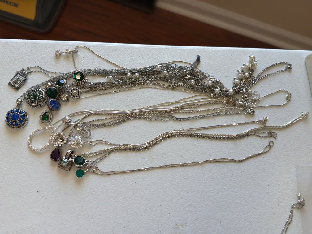 LOT OF PENDANT NECKLACES