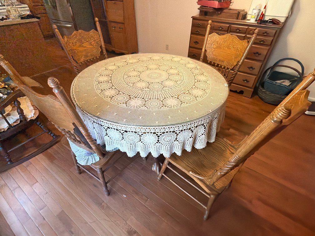 OAK PEDISTAL TABLE WITH 4 CHAIRS 72”X31”