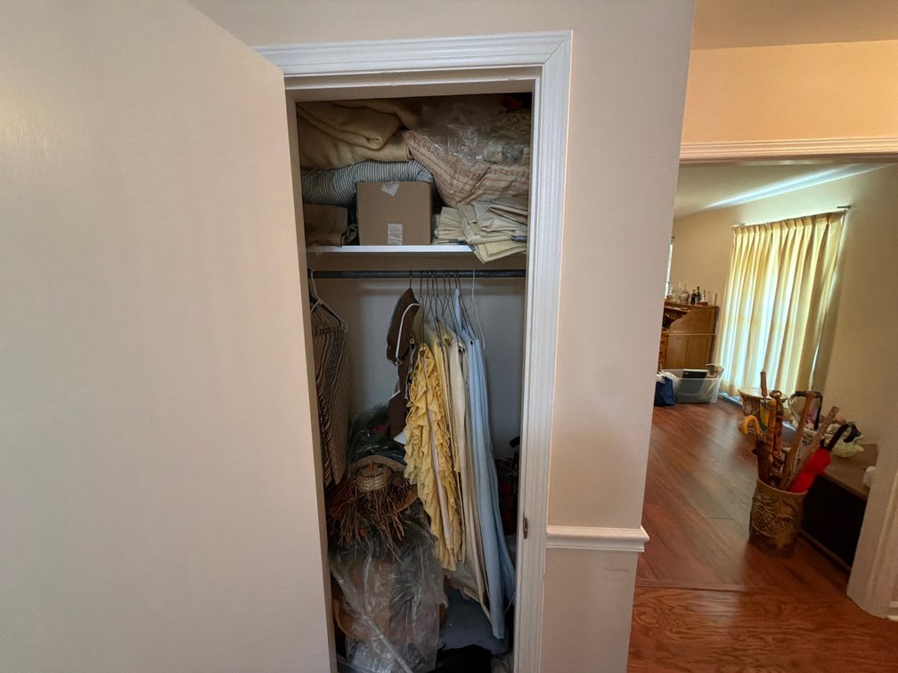 CLOSET LOT