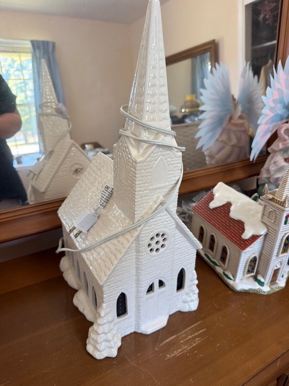 CERAMIC LIGHTED CHURCH