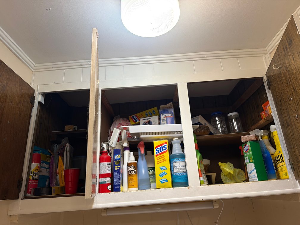 CONTENTS OF CABINET AND CORNER