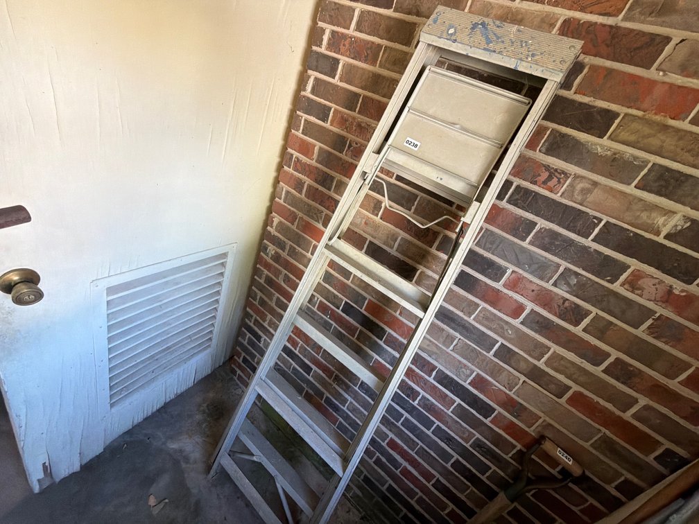6 FT LADDER