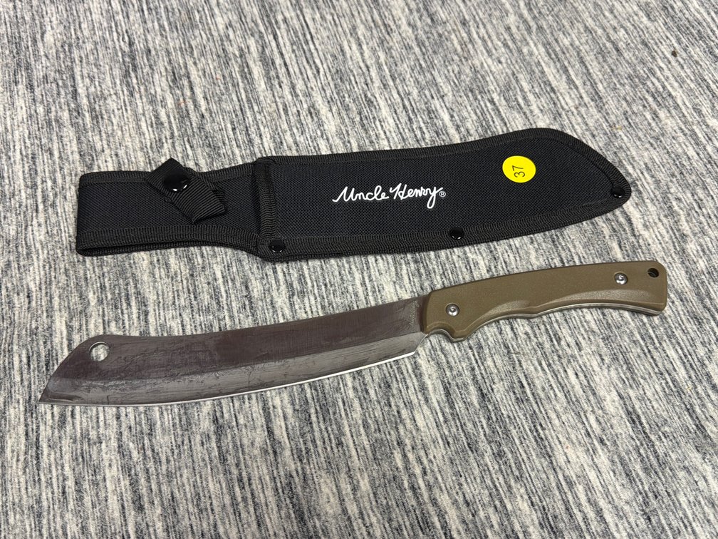 UNCLE HENRY KNIFE W/ SHEATH