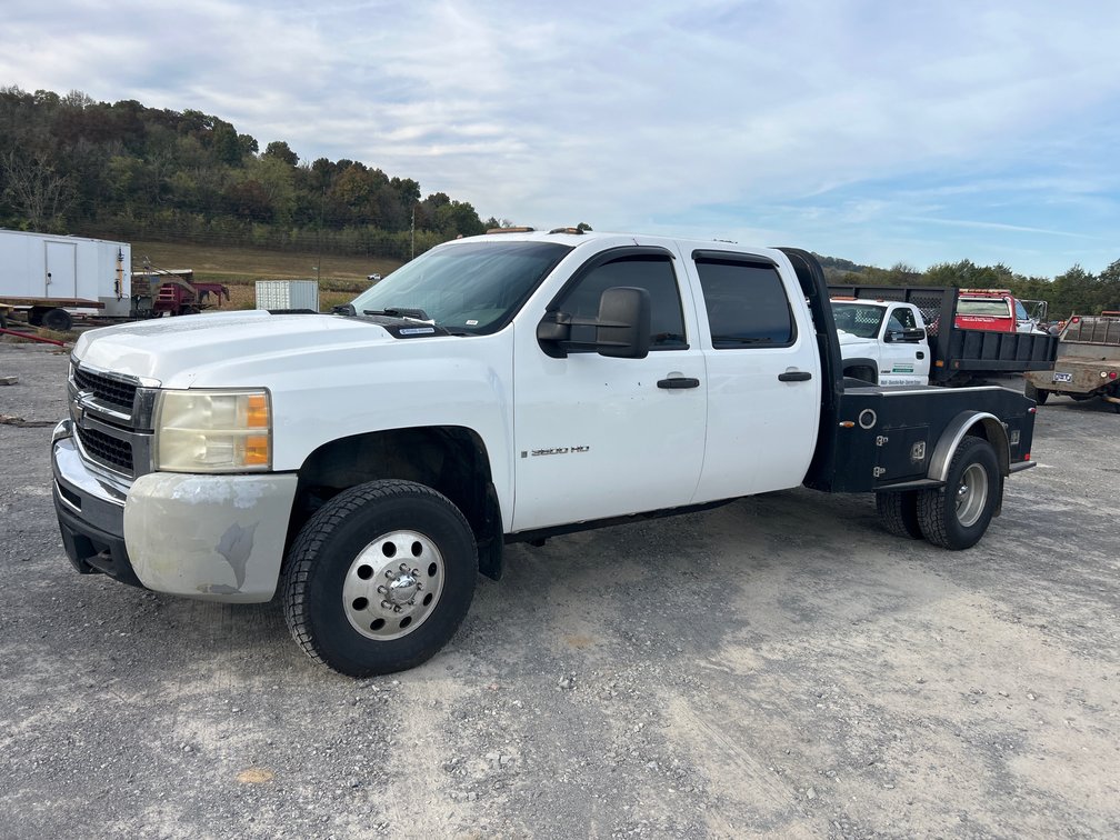 2009 CHEVROLET 4X4 DIESEL TRUCK (Title)