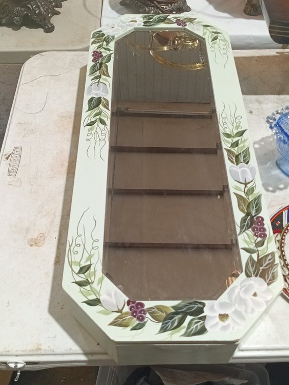 JEWELRY BOX WITH JEWELRY