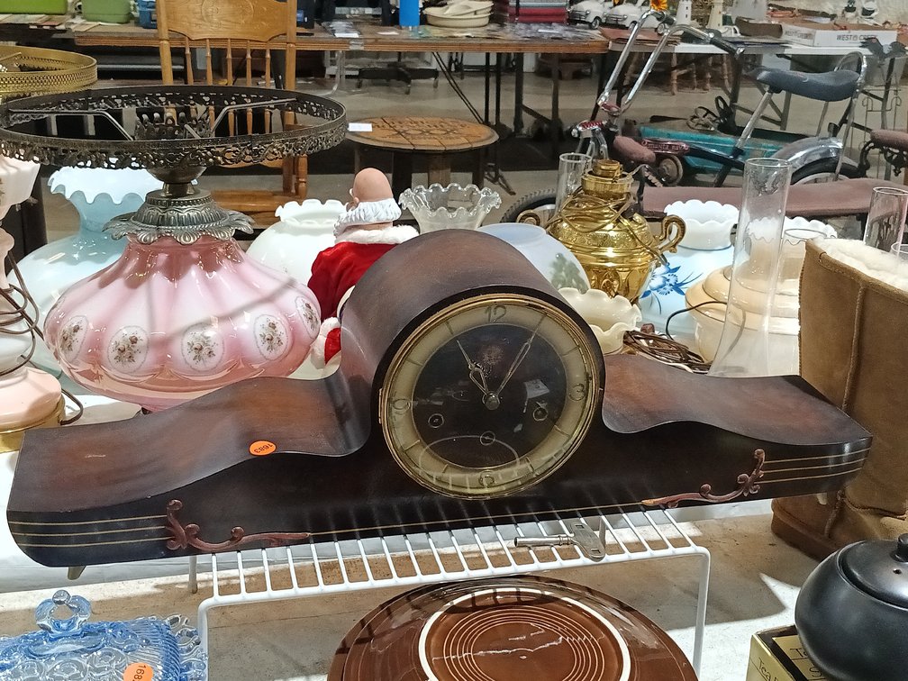 VINTAGE CLOCK