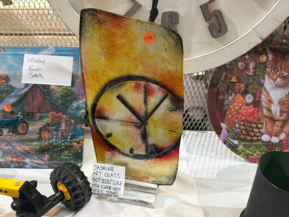JASMINE ART GLASS 9X17 SCULPTURE STILL CLOCK W/ ACRYLIC STAND