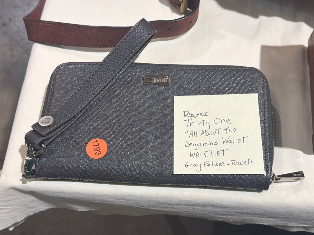 JEWELL BY THRITY ONE WRISTLET WALLET