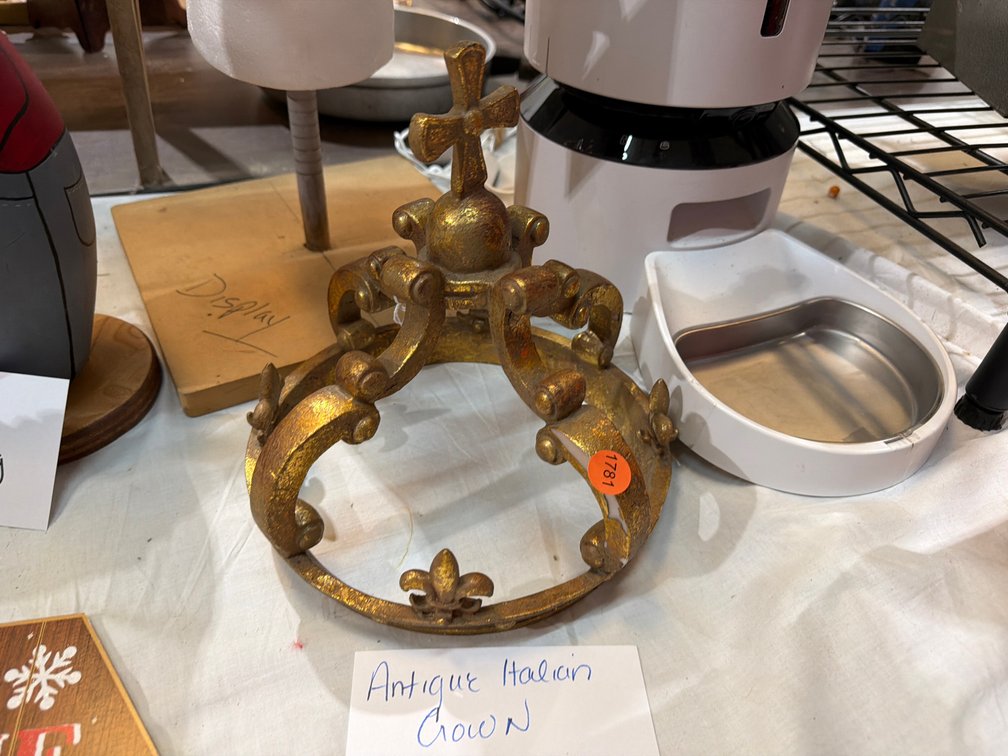 ANTIQUE ITALIAN CROWN REPLICA