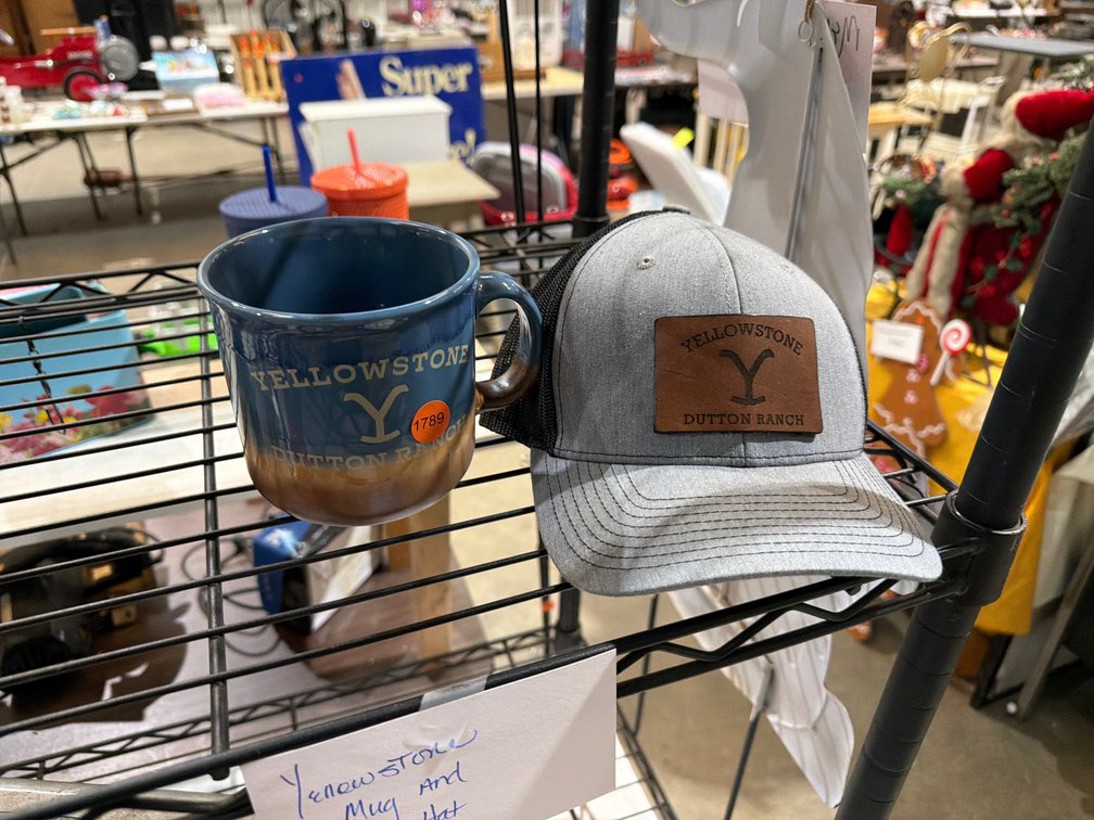 YELLOWSTONE MUG & HAT