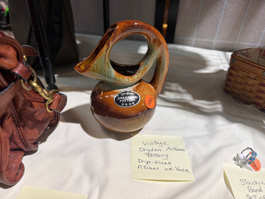 VINTAGE DRYDEN ARKANSAS POTTERY PITCHER / VASE