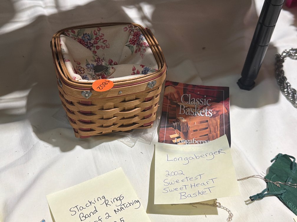 LONGABERGER SMALL 2002 SWEETEST SWEETHEART BASKET