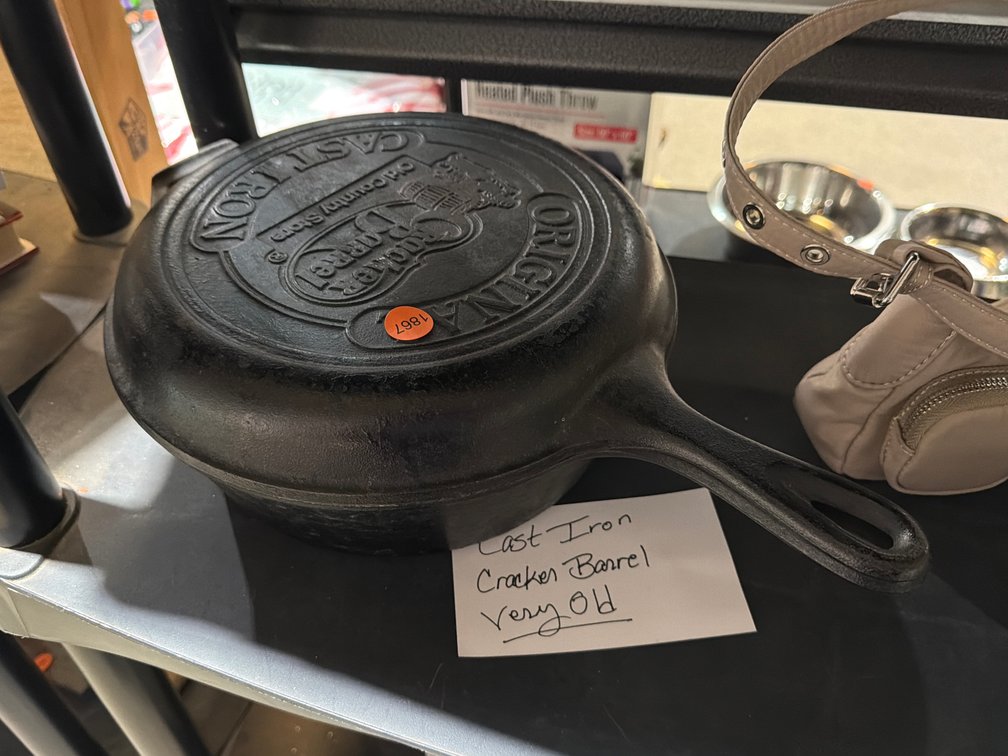 LODGE CRACKER BARREL CAST IRON SKILLET/FRYER