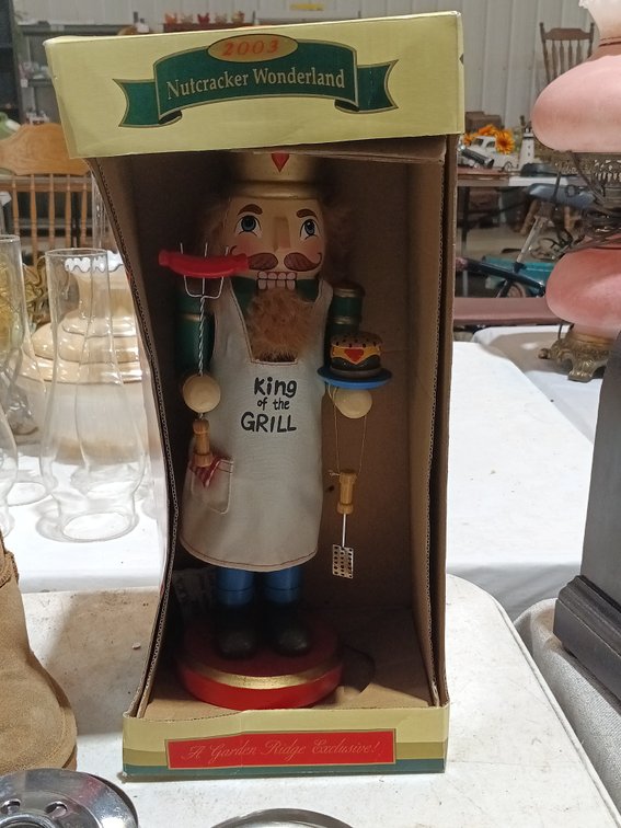 2003 NUT CRACKER WONDERLAND