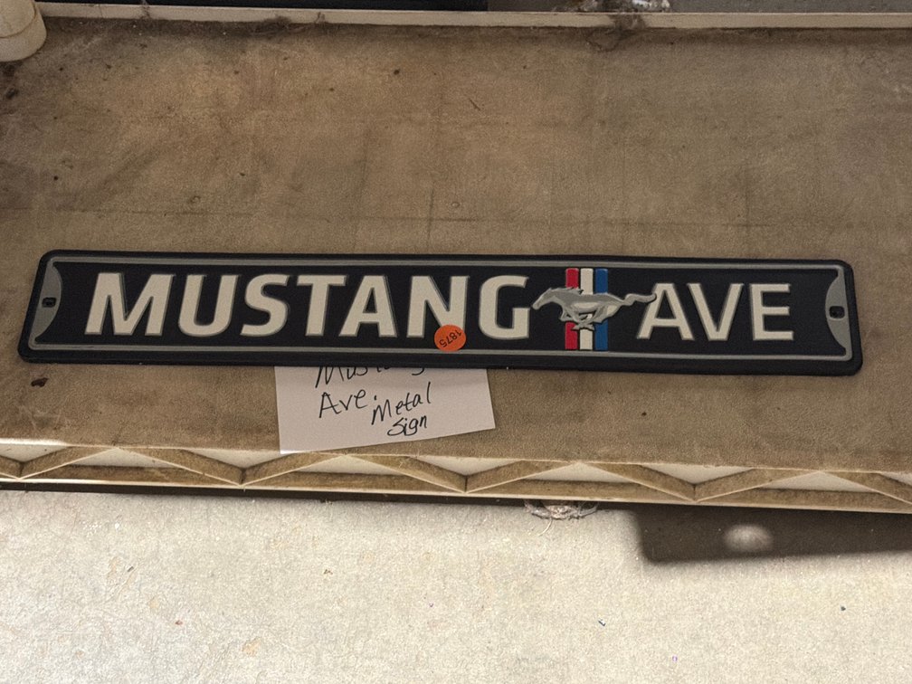 MUSTANG AVE. METAL SIGN