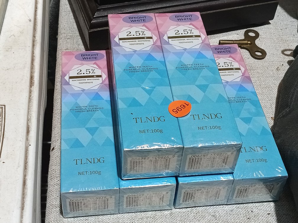 (6) WHITENING TOOTHPASTE