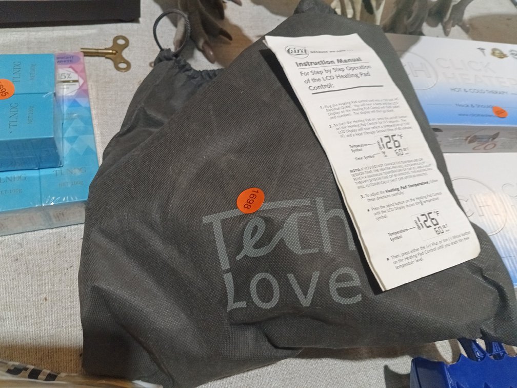 TECH LOVE HEATING PAD
