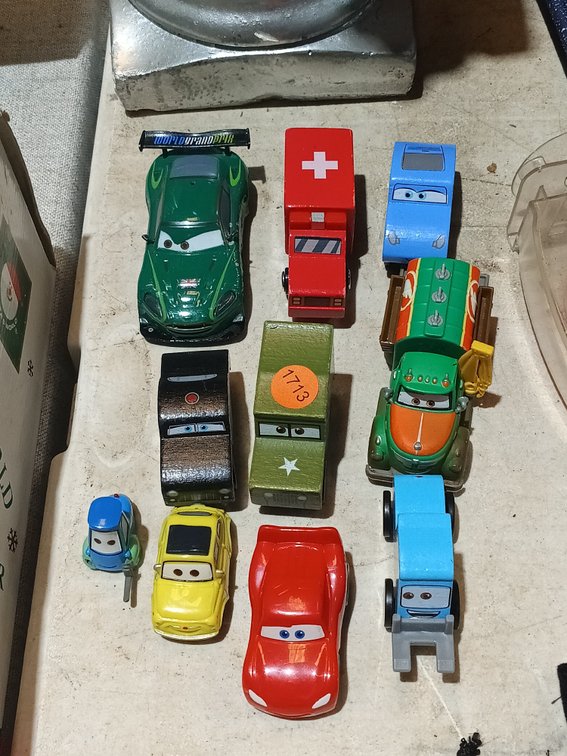 LOT OF TOY CARS