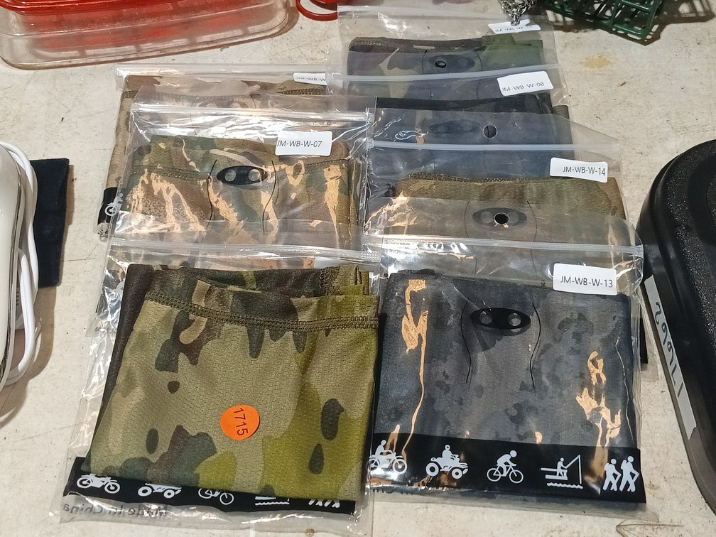 LOT OF FACE SCARVES